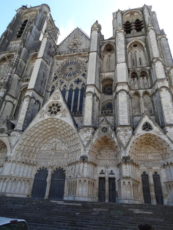 Appartement Coquet Centre Ville Filigrando Bourges Exterior photo